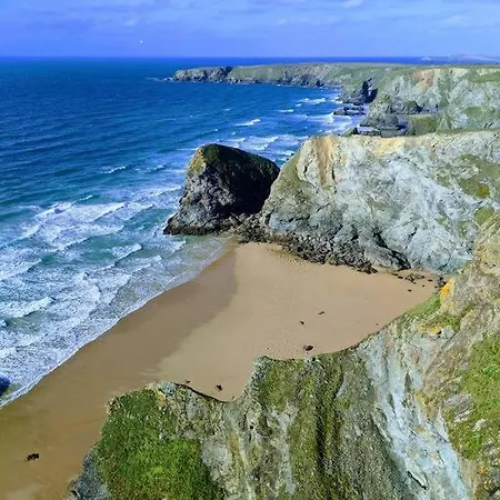 Large 4 Person Couples And Family Caravan In Newquay Bay