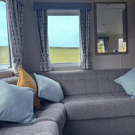 Large 4 Person Couples And Family Caravan In Newquay Bay Apartment New Quay