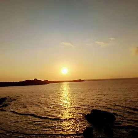 Apartment Large 4 Person Couples And Family Caravan In Newquay Bay *