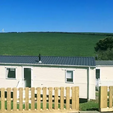 Apartment Large 4 Person Couples And Family Caravan In Newquay Bay